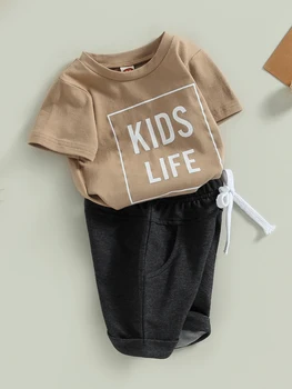 Симпатичный комплект одежды для мальчиков с футболкой с коротким рукавом с принтом букв и соответствующими брюками или шортами - Набор летней одежды из 2 предметов